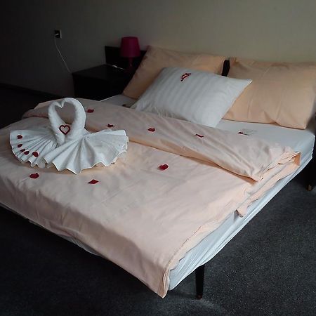 Hotel Pyramida ブルノ エクステリア 写真