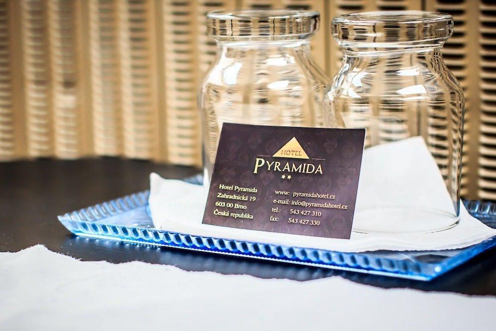 Hotel Pyramida ブルノ エクステリア 写真