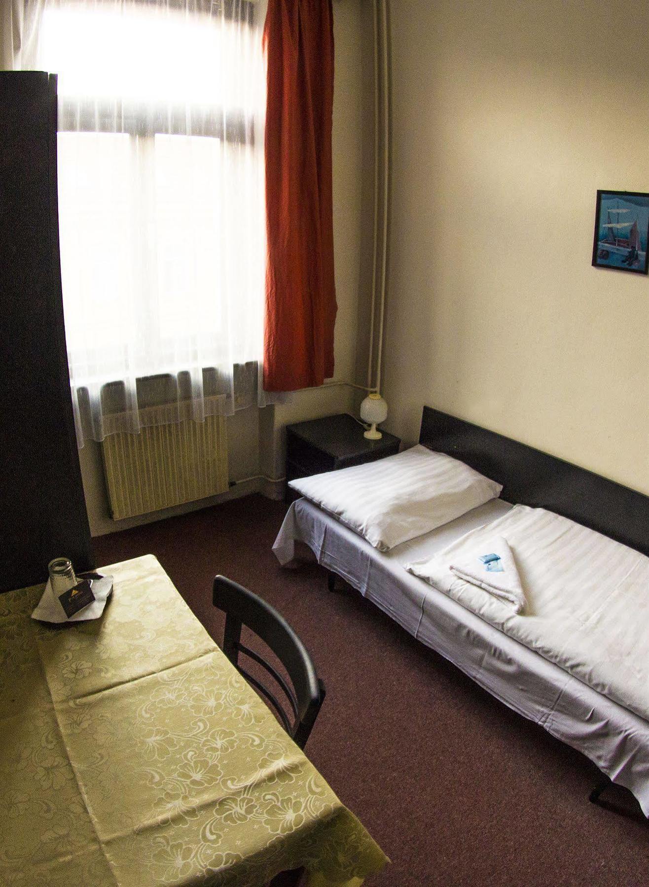 Hotel Pyramida ブルノ エクステリア 写真